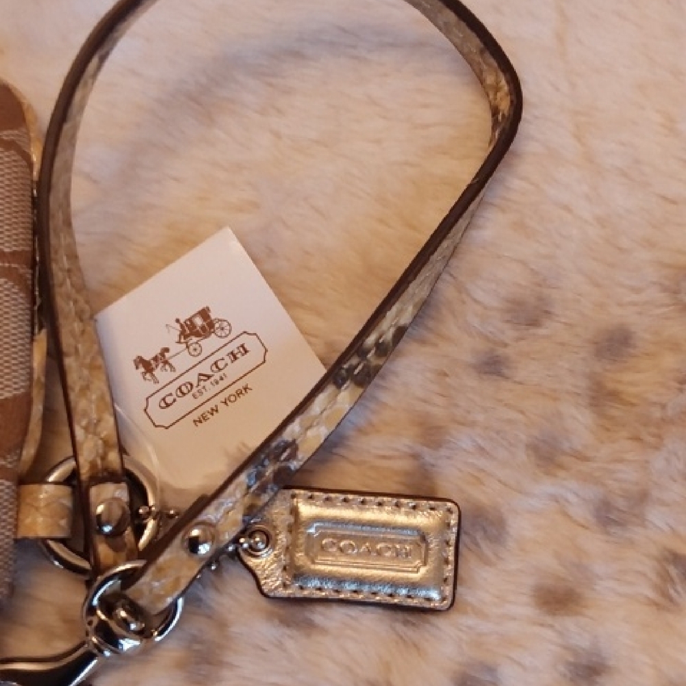 Coach Limited Edition Signature Collection Python Canvas Wrislet - Picture 6 of 11